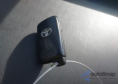 2010 Toyota Prius Iii z USA, uszkodzony, nr VIN JTDKN3DU4A0064827